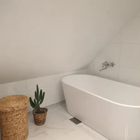 Detached House With A View Short Distance From Vaernes Airport בית נופש